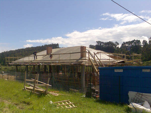 Cubierta de vivienda unifamiliar en construcción