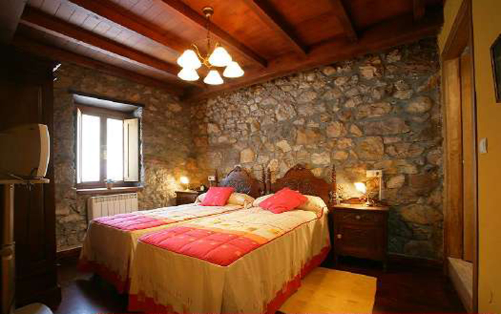 Rehabilitación casa-cuadra casa de aldea Entrago Teverga