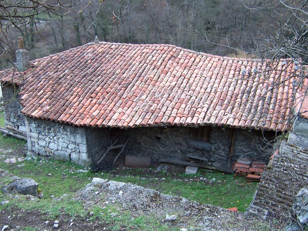 Rehabilitación casa-cuadra casa de aldea Entrago Teverga
