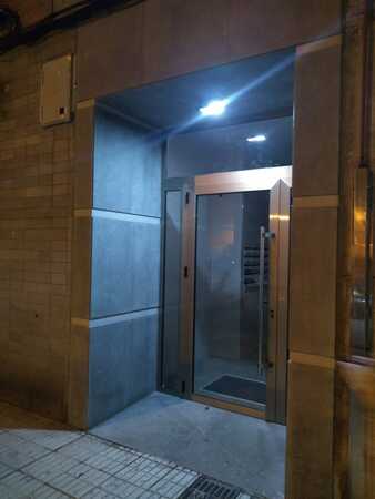 Reforma portal calle La Alcarria 17, Gijón (Asturias)