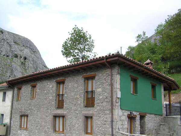 Rehabilitación casa-cuadra casa de aldea Entrago Teverga