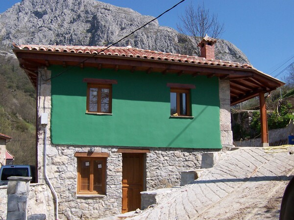 Rehabilitación casa-cuadra casa de aldea Entrago Teverga