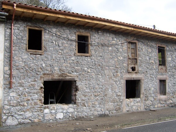 Rehabilitación casa-cuadra casa de aldea Entrago Teverga