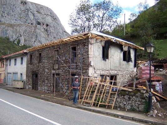 Rehabilitación casa-cuadra casa de aldea Entrago Teverga